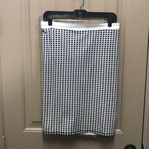 Bl/Wh Knit Knee Length Pencil Skirt — XXL